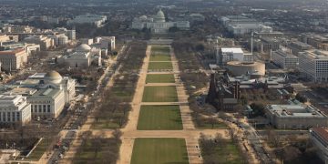 Federal Reserve Policy Impact on US Growth in 2025: An Analysis - Cover Image