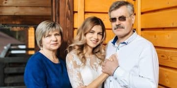 Family Adventures on a Budget: Unforgettable US Trips for $1000 - Cover Image